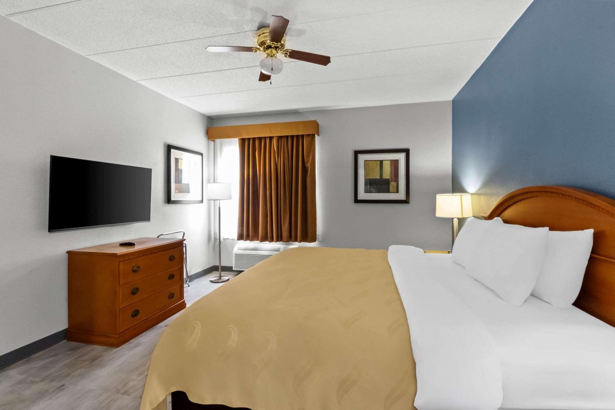 Quality Inn & Suites Cvg Airport Erlanger Exterior photo