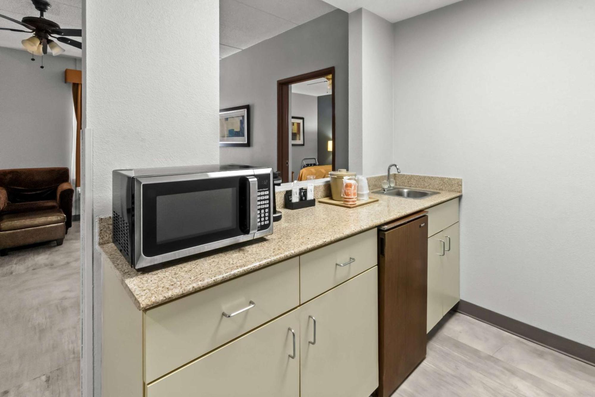 Quality Inn & Suites Cvg Airport Erlanger Exterior photo