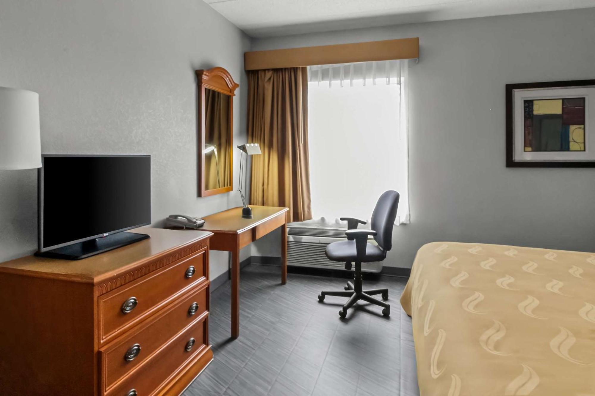 Quality Inn & Suites Cvg Airport Erlanger Exterior photo